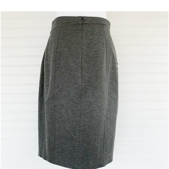 Akris Punto pocketed Gray Knee-Length Pleated Skirt - Picture 2 of 8